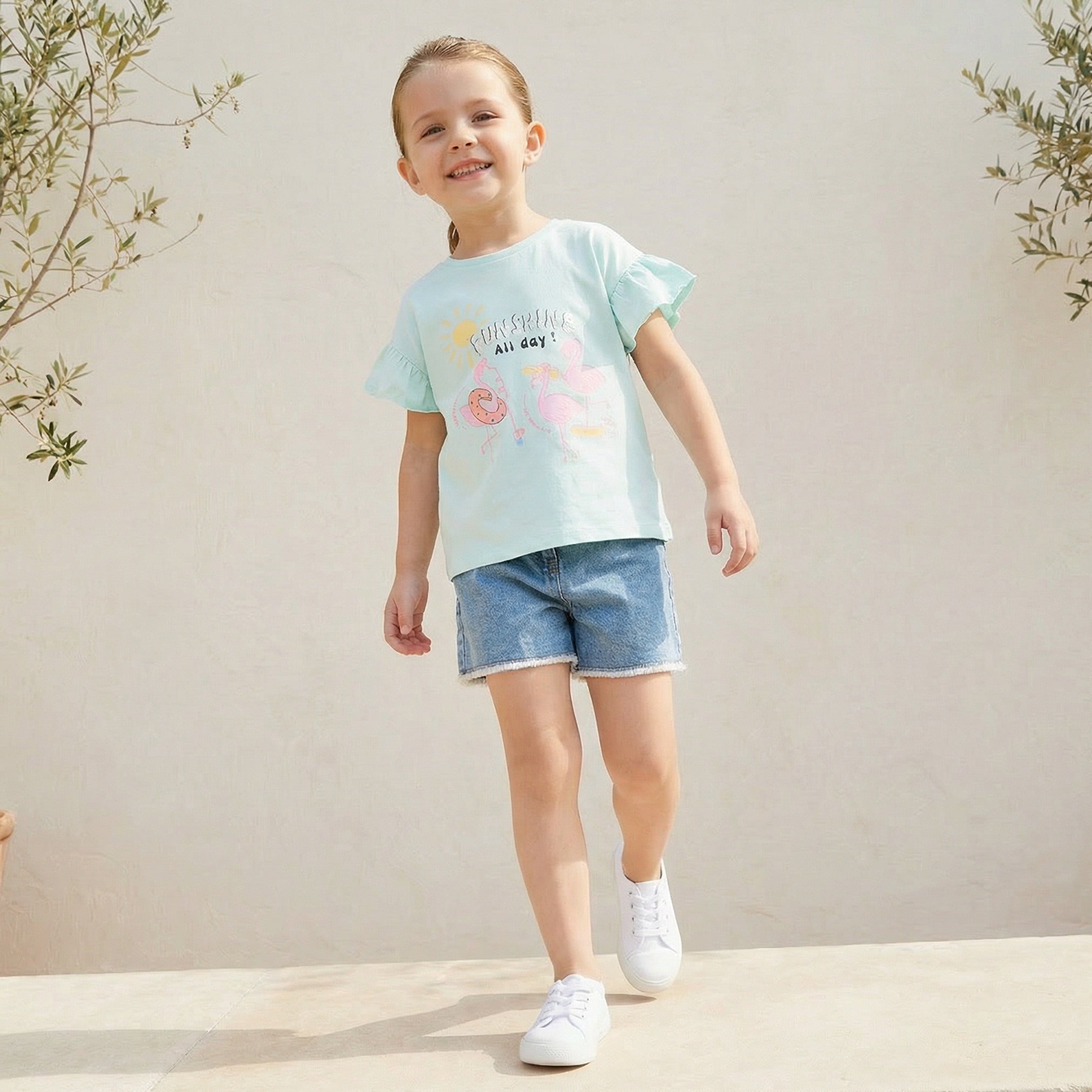 Juniors Round Neck Short Sleeves T-shirt with Flamingo Print