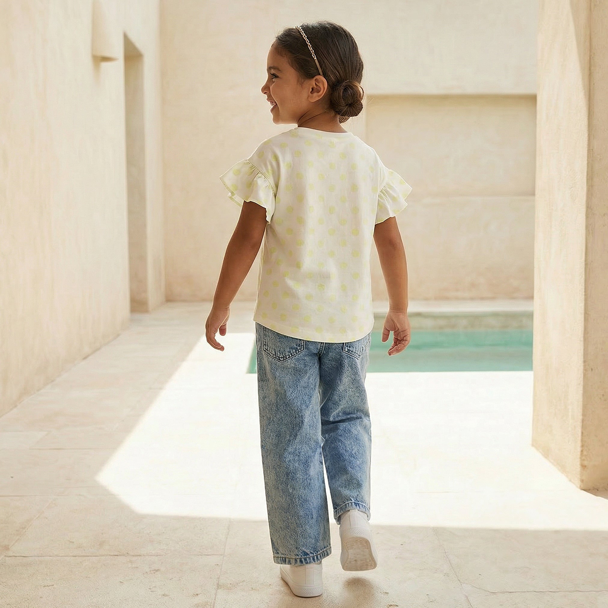Juniors Round Neck Short Sleeves T-shirt with Polka Dot Print