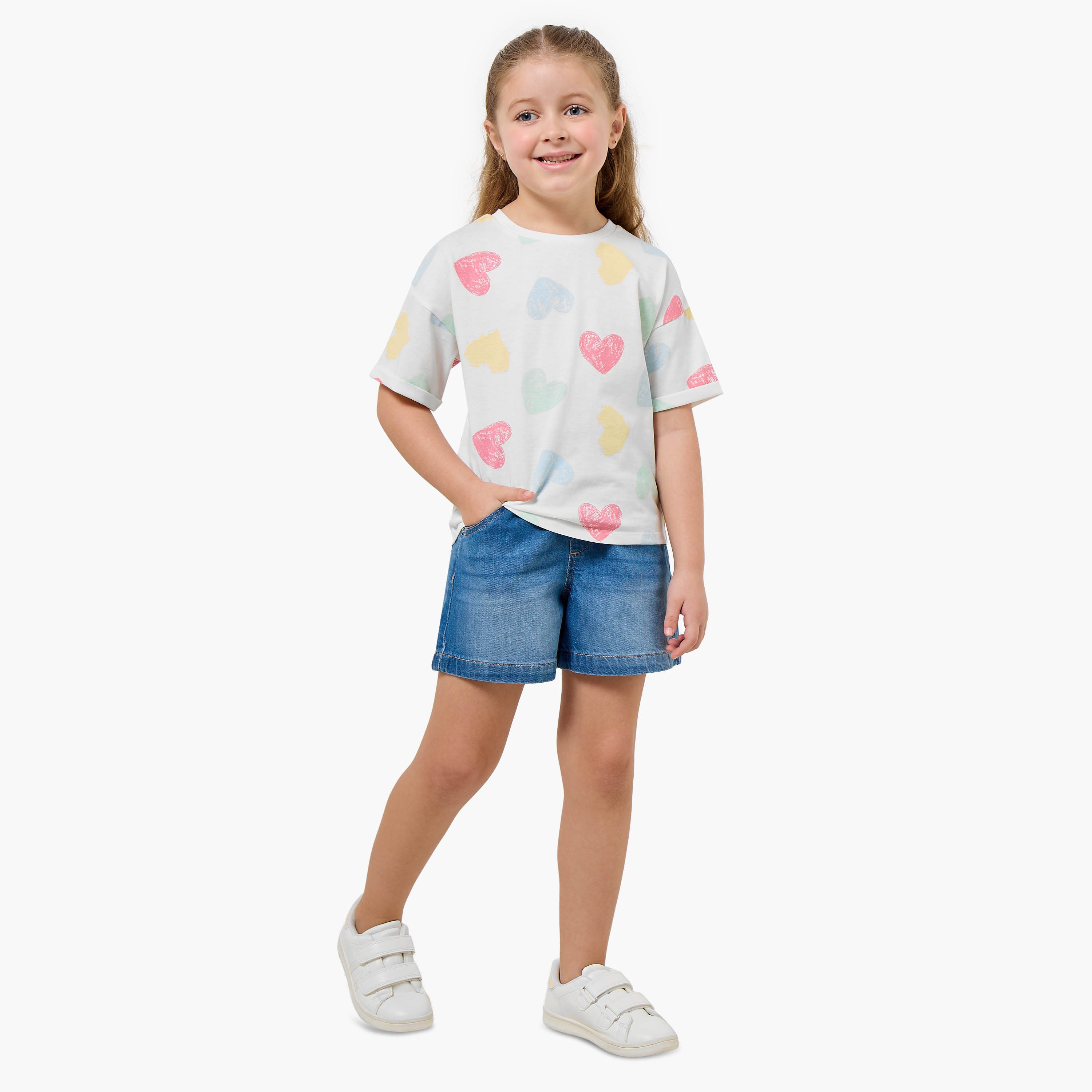 Juniors Crew Neck Short Sleeves T-shirt with Heart Print
