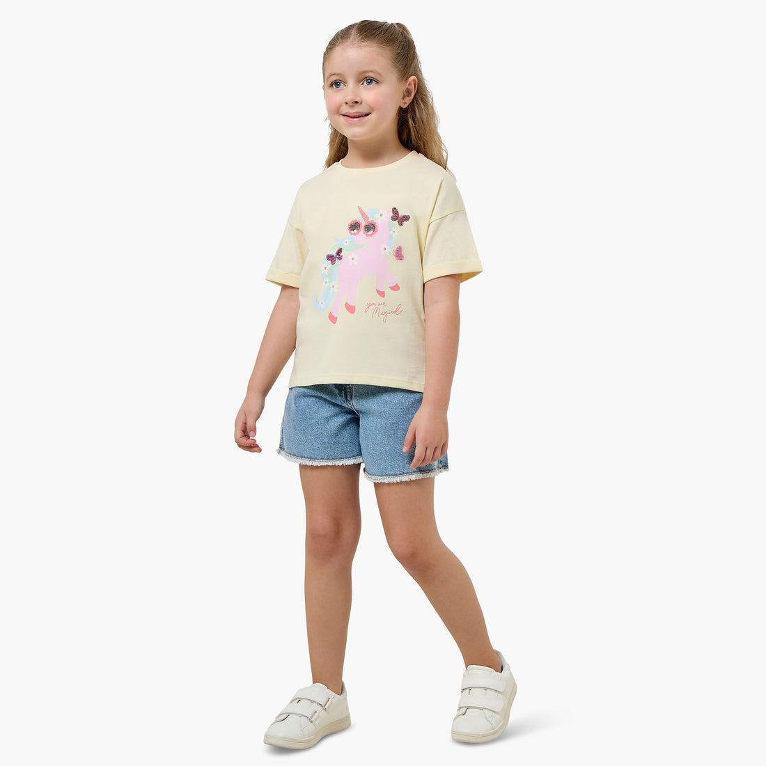 Juniors Crew Neck Short Sleeves T-shirt with Unicorn Sequin Detail