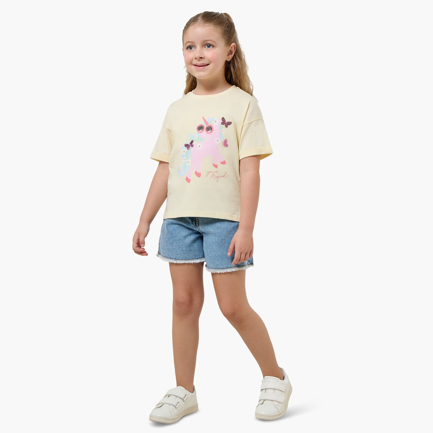 Juniors Crew Neck Short Sleeves T-shirt with Unicorn Sequin Detail