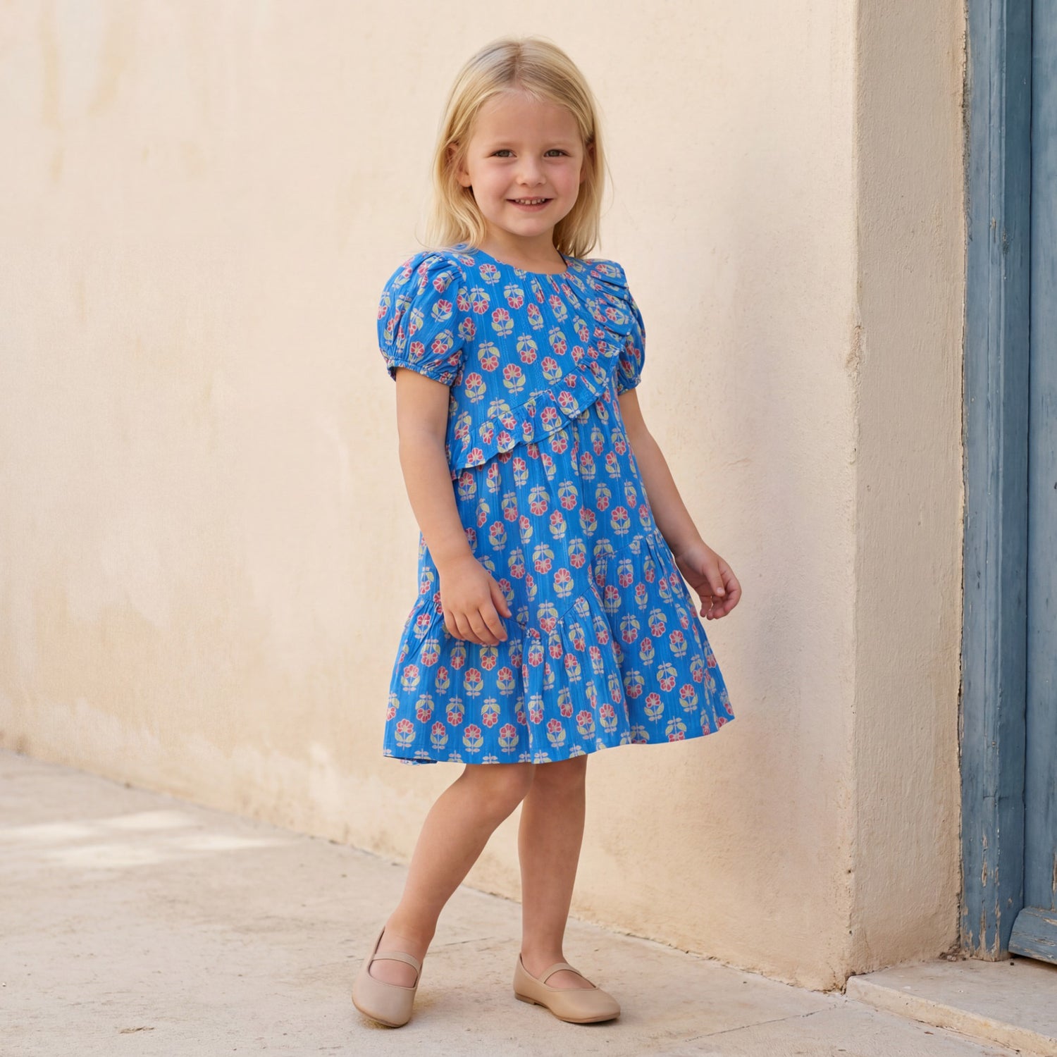 Juniors Round Neck Short Sleeves Knee Length A-Line Dress with Floral Print