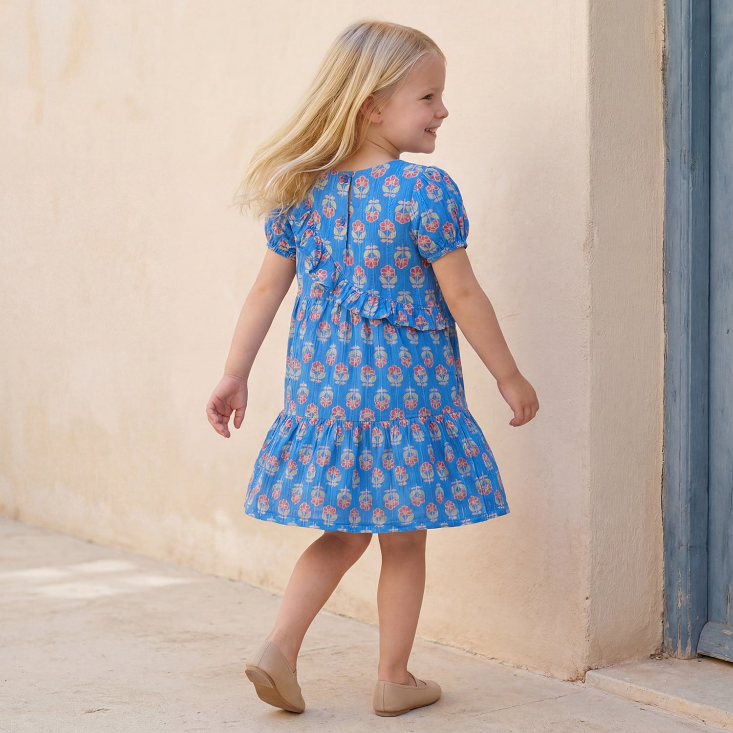 Juniors Round Neck Short Sleeves Knee Length A-Line Dress with Floral Print