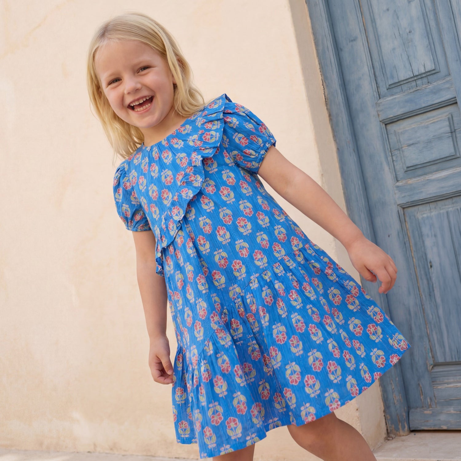 Juniors Round Neck Short Sleeves Knee Length A-Line Dress with Floral Print