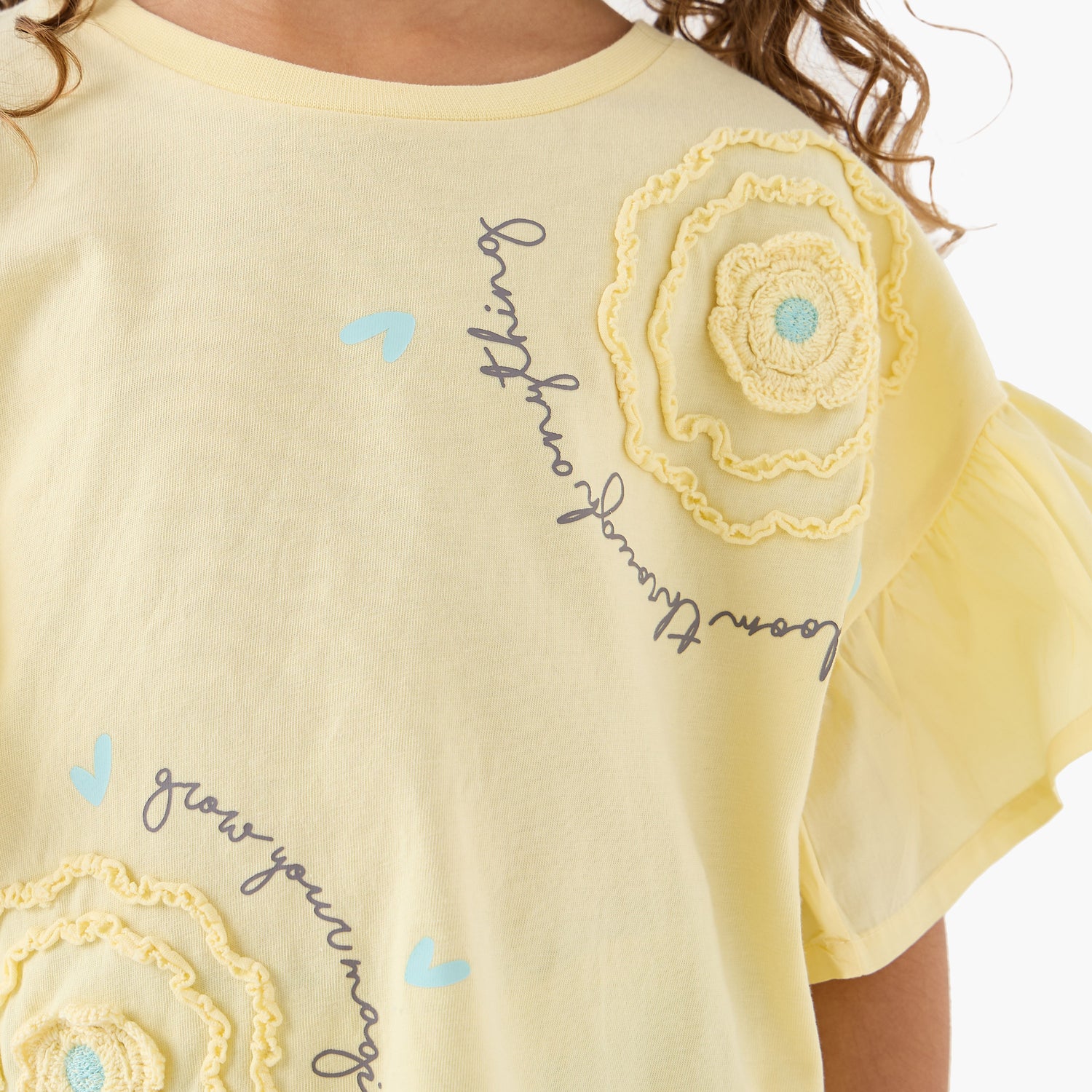Juniors Crew Neck Short Sleeves T-shirt with Floral Applique