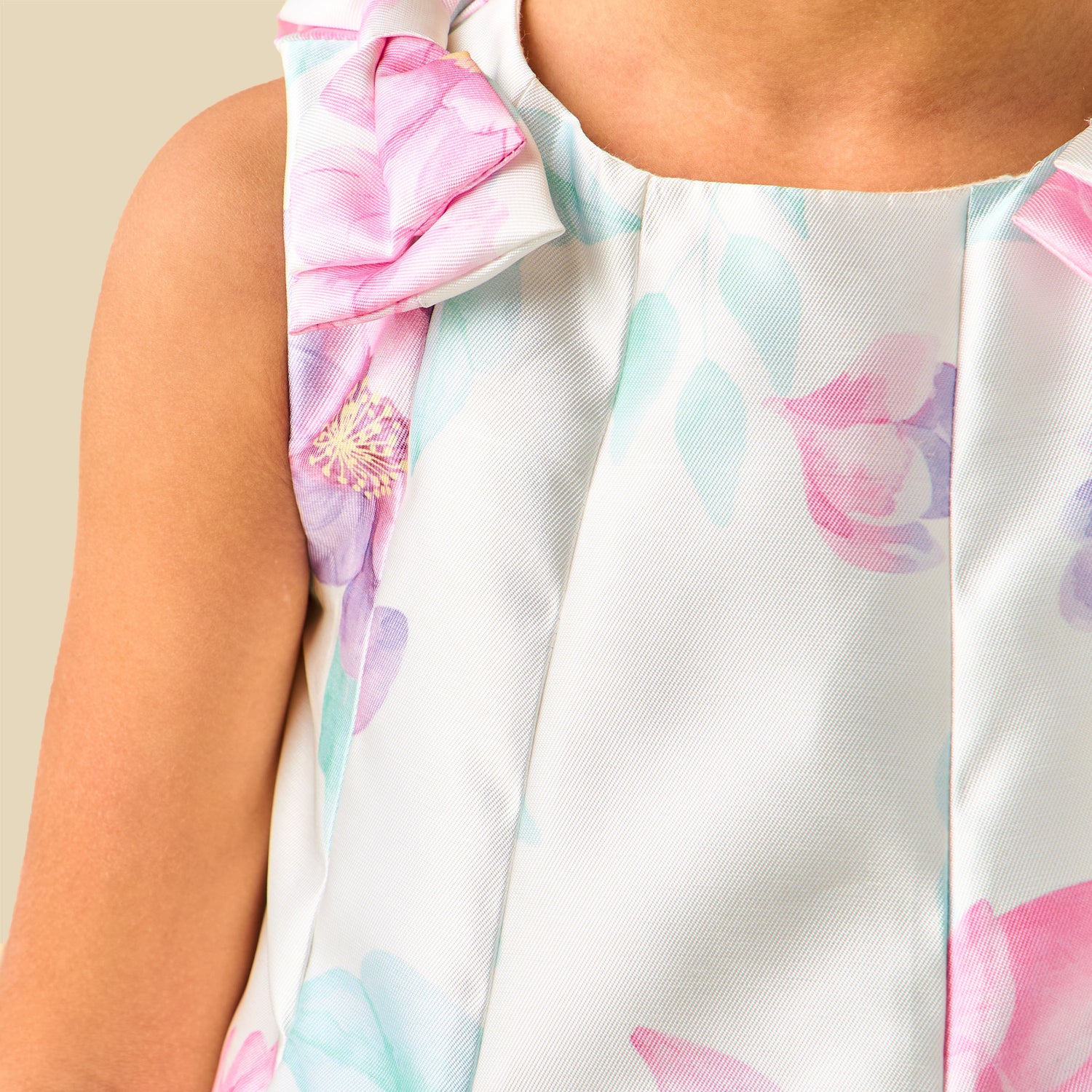 Juniors Round Neck Sleeveless Dress with Floral Print