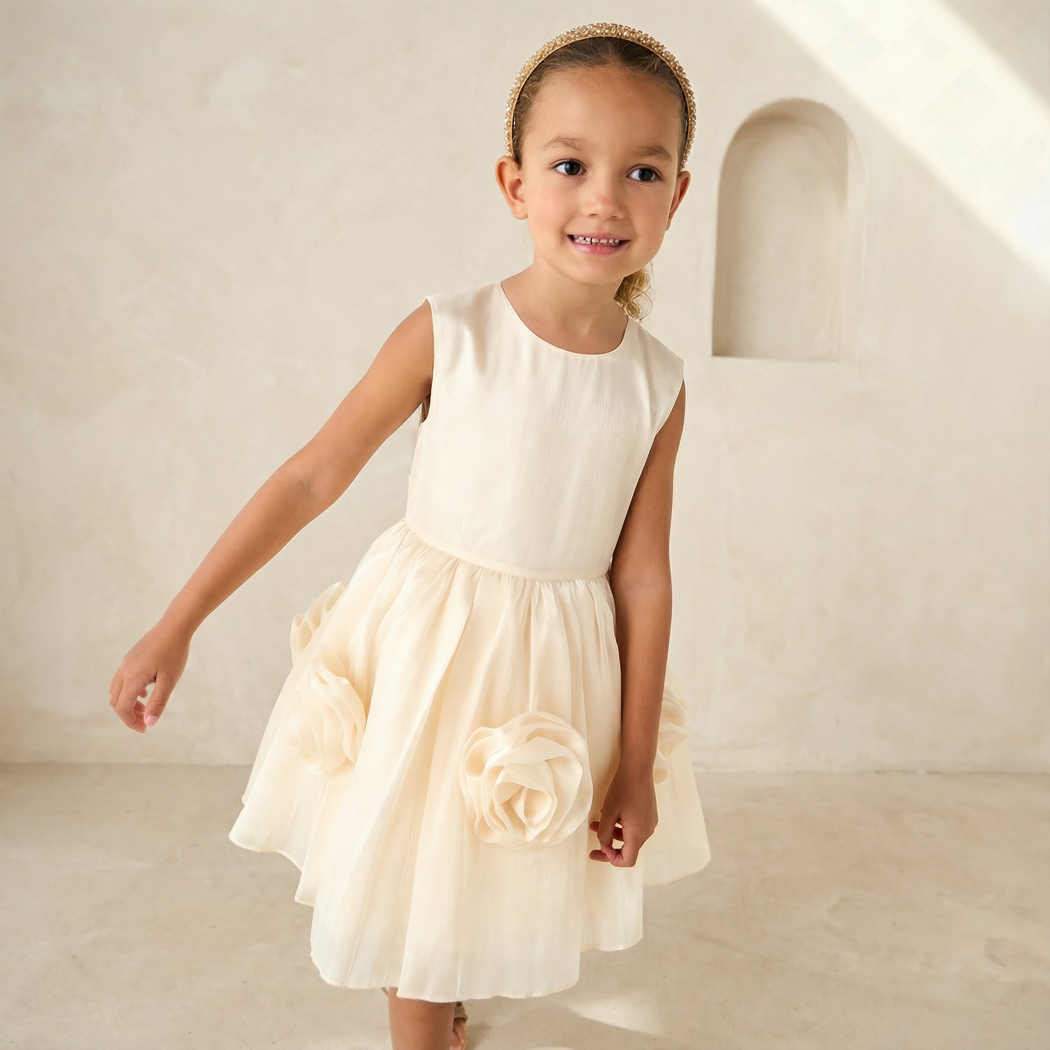 Juniors Round Neck Sleeveless Dress with Cape