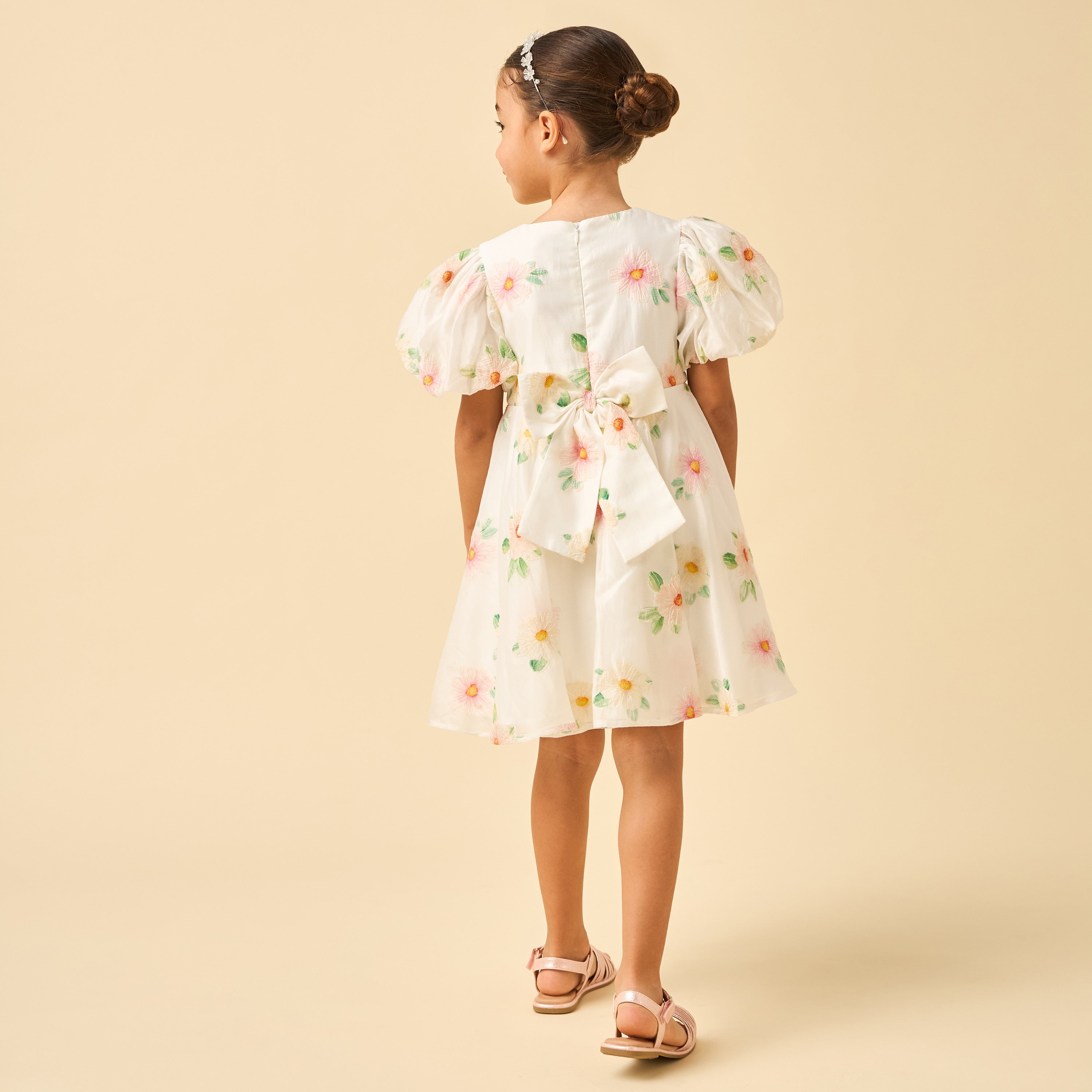 Juniors Round Neck Short Sleeves Knee Length A-line Dress with Floral Embroidery
