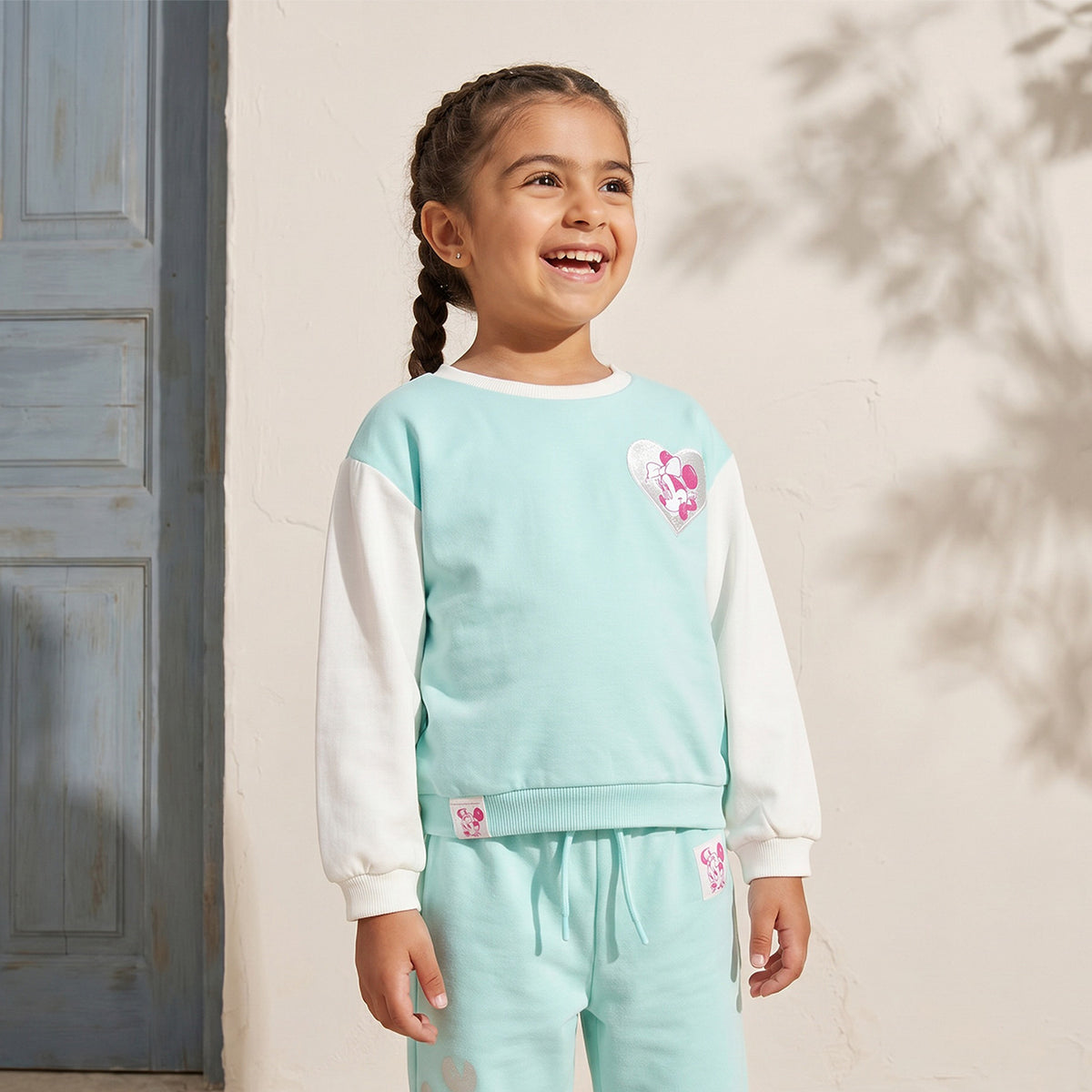 Disney Round Neck Long Sleeves Sweatshirt and Joggers Set with Minnie Mouse Print