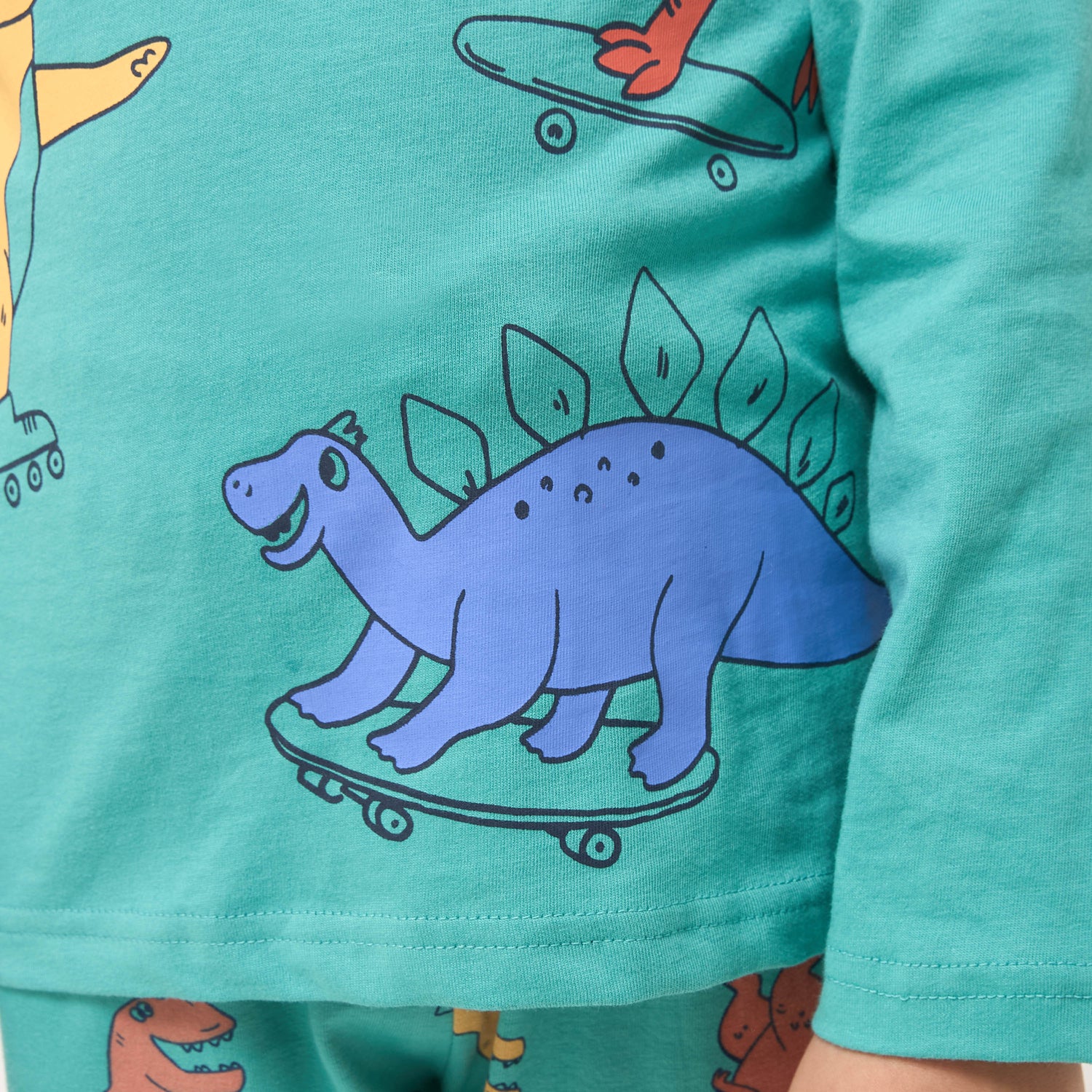 Juniors Cotton Crew Neck Long Sleeves Pyjama Set with Wild Animal Print