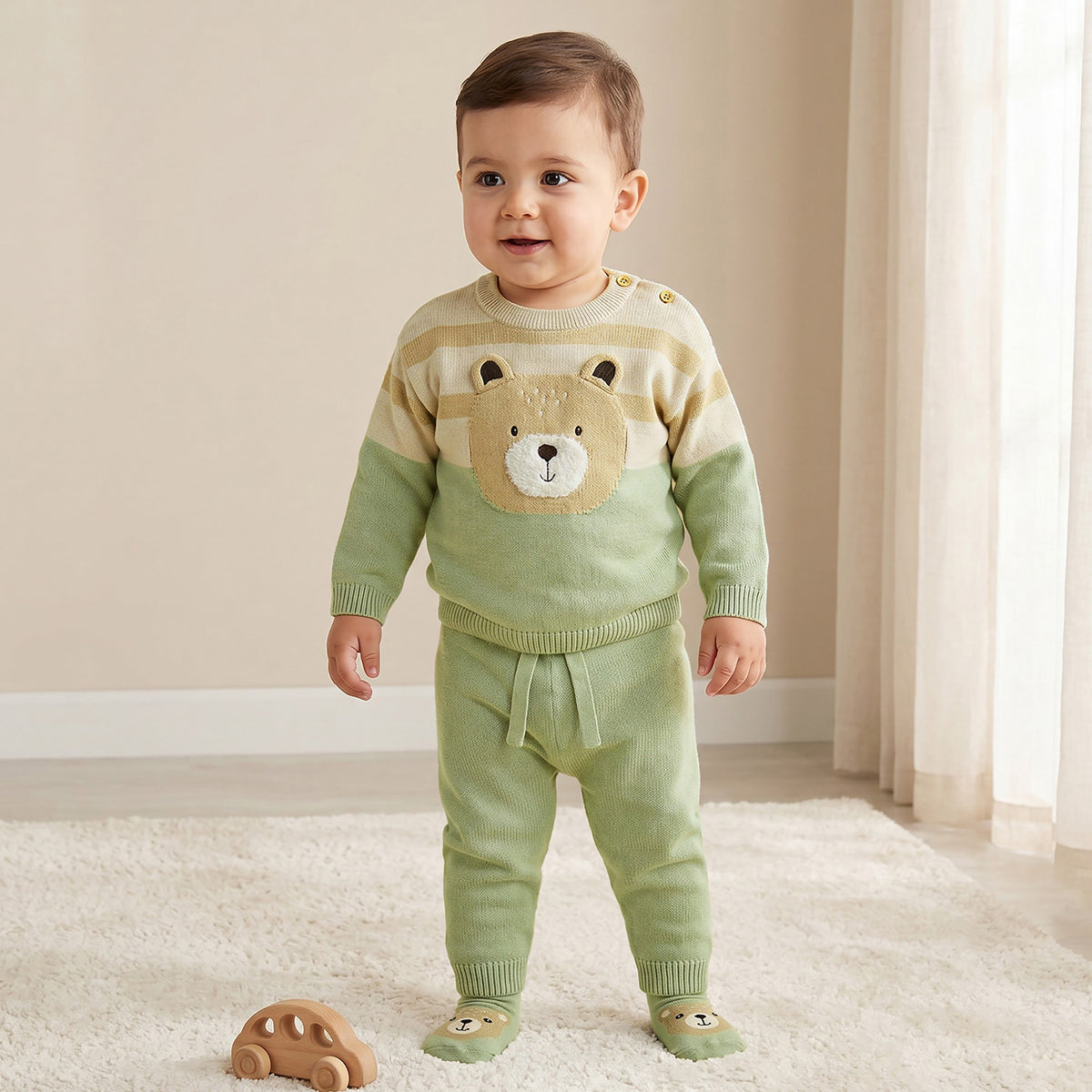 Juniors Crew Neck Long Sleeves Sweater and Pants Set with Bear Applique