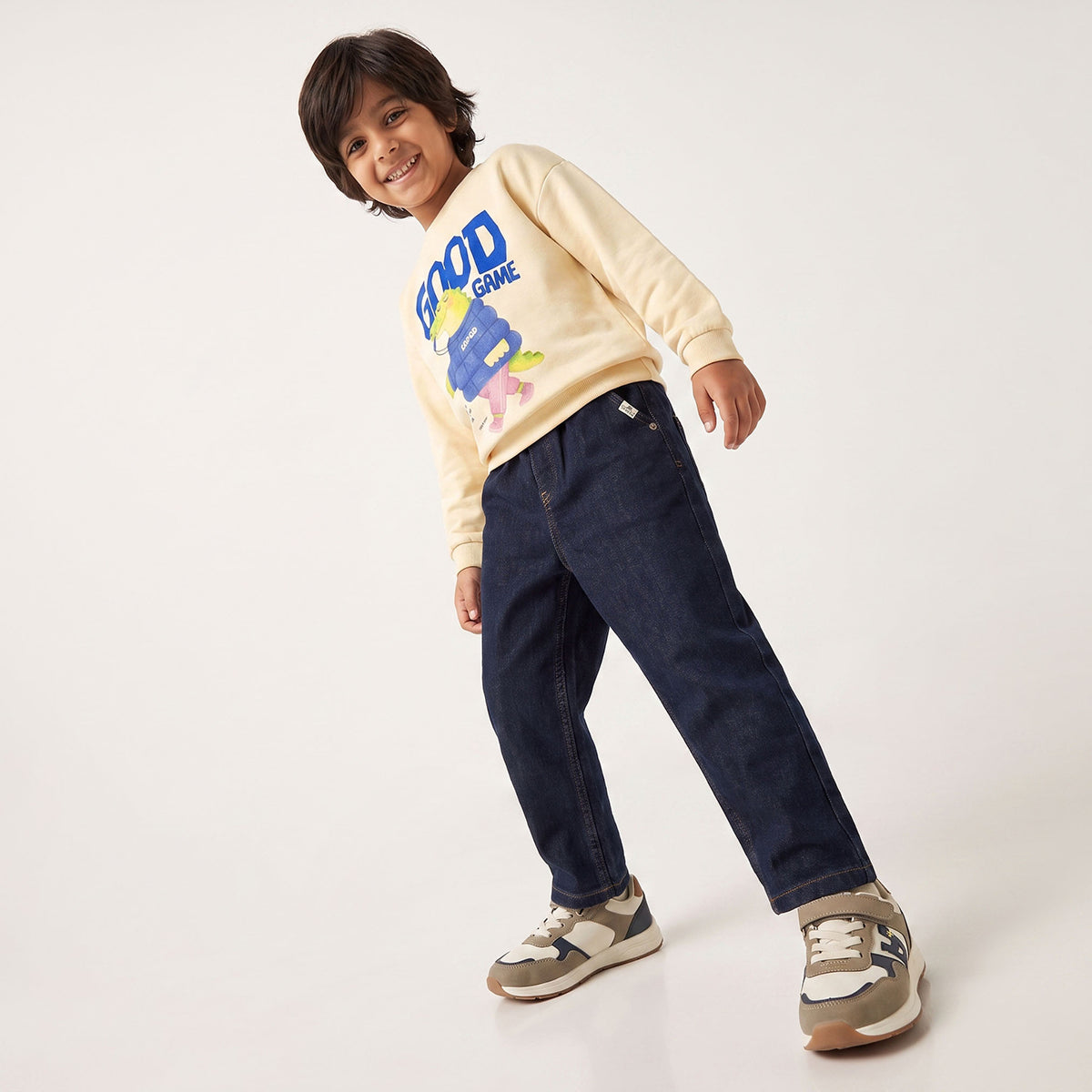 Juniors Graphic Print Sweatshirt with Ribbed Trim