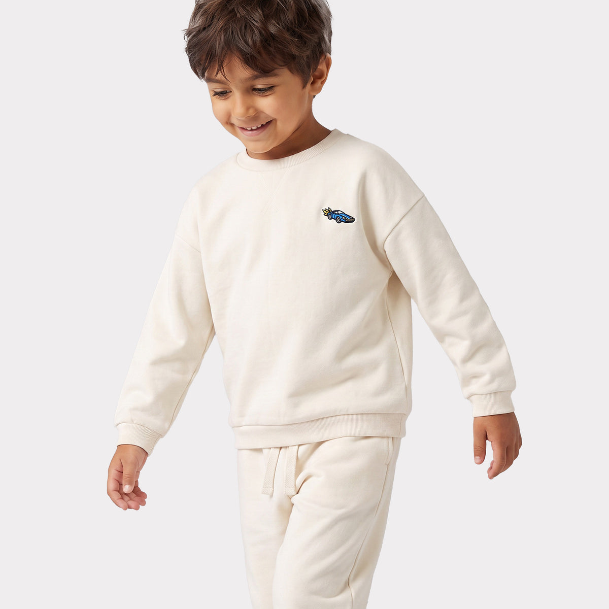 Juniors Crew Neck Long Sleeves Sweatshirt and Joggers Set with Embroidery