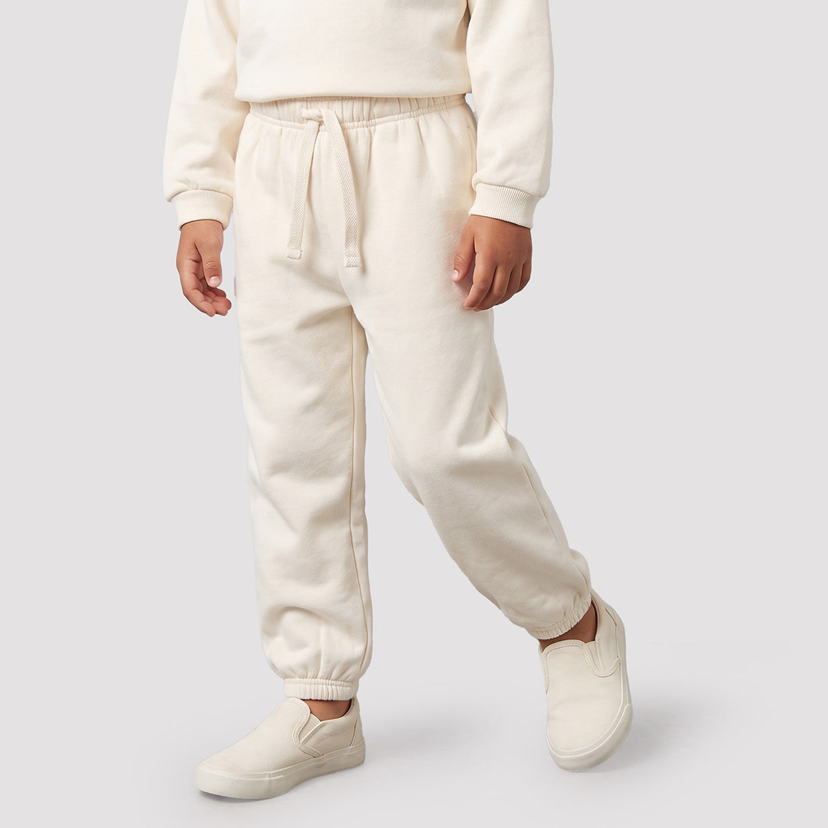 Juniors Crew Neck Long Sleeves Sweatshirt and Joggers Set with Embroidery