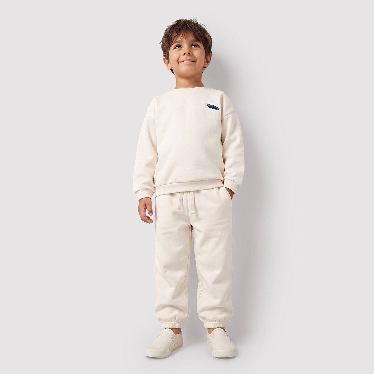 Juniors Crew Neck Long Sleeves Sweatshirt and Joggers Set with Embroidery