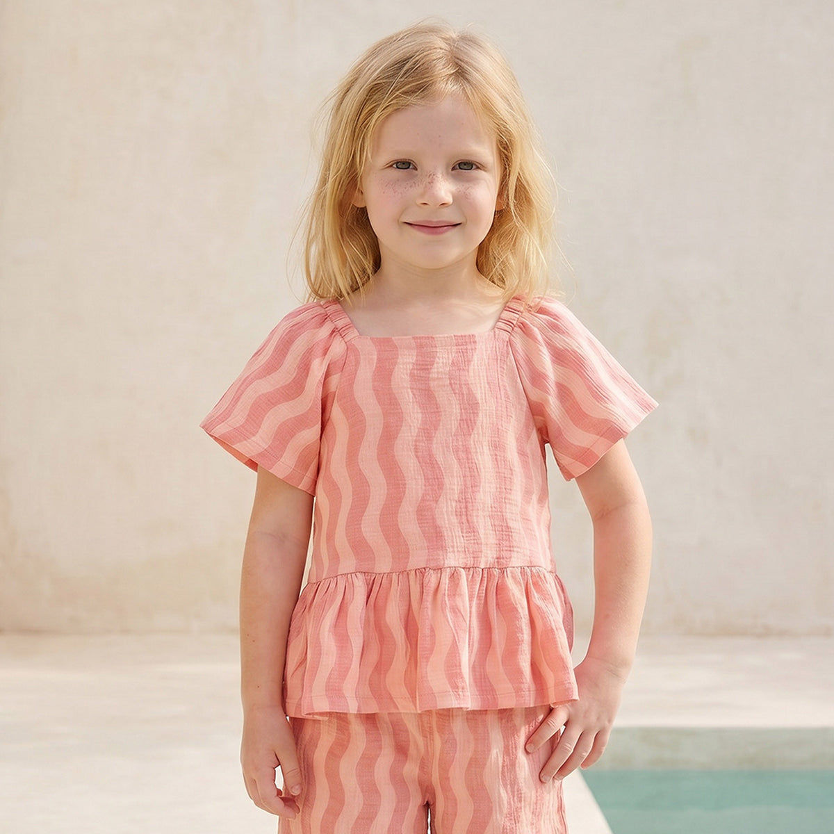 Juniors Square Neck Short Sleeves Peplum Top and Pants Set with Wavy Pattern