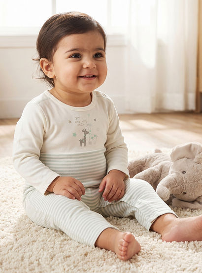 Juniors Cotton Crew Neck Long Sleeves Sleepsuit with Giraffe Print-baby-girls-clothing-nightwear-sleepsuits-image-1