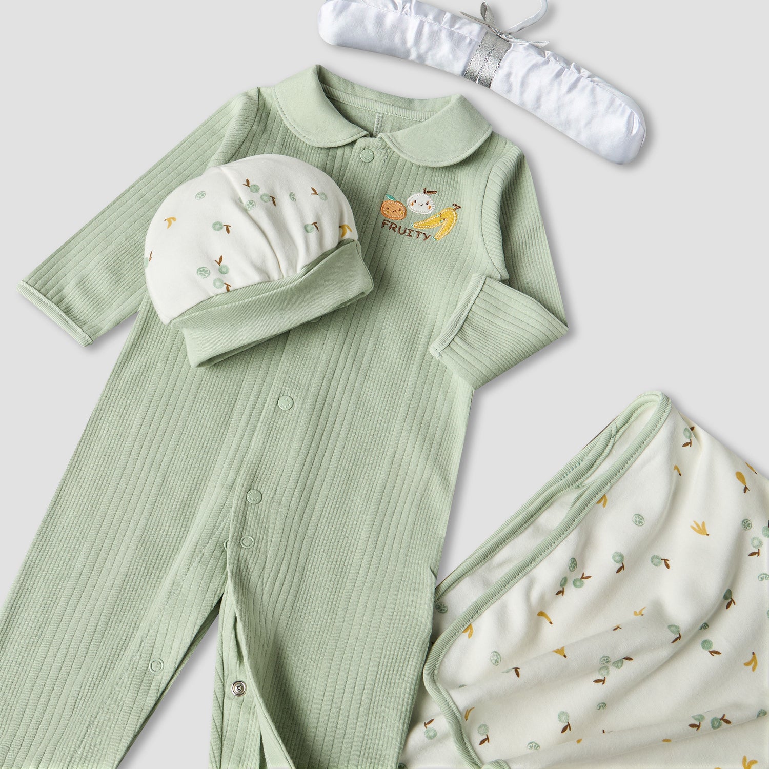 Set of 5 Juniors Clothing Gift Set with Print