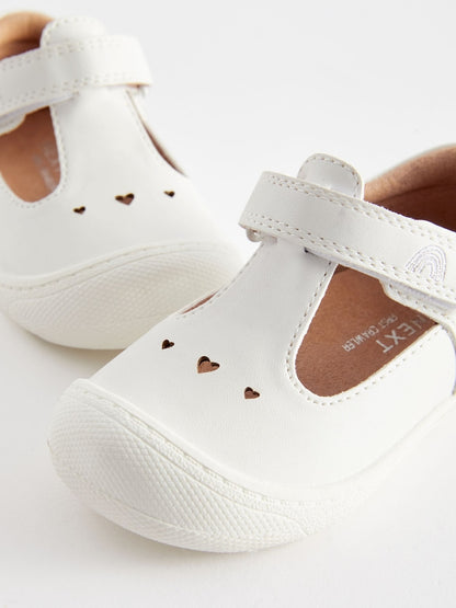 White Wide Fit (G) Crawler T-Bar Shoes - Size EU 17 (UK 1)