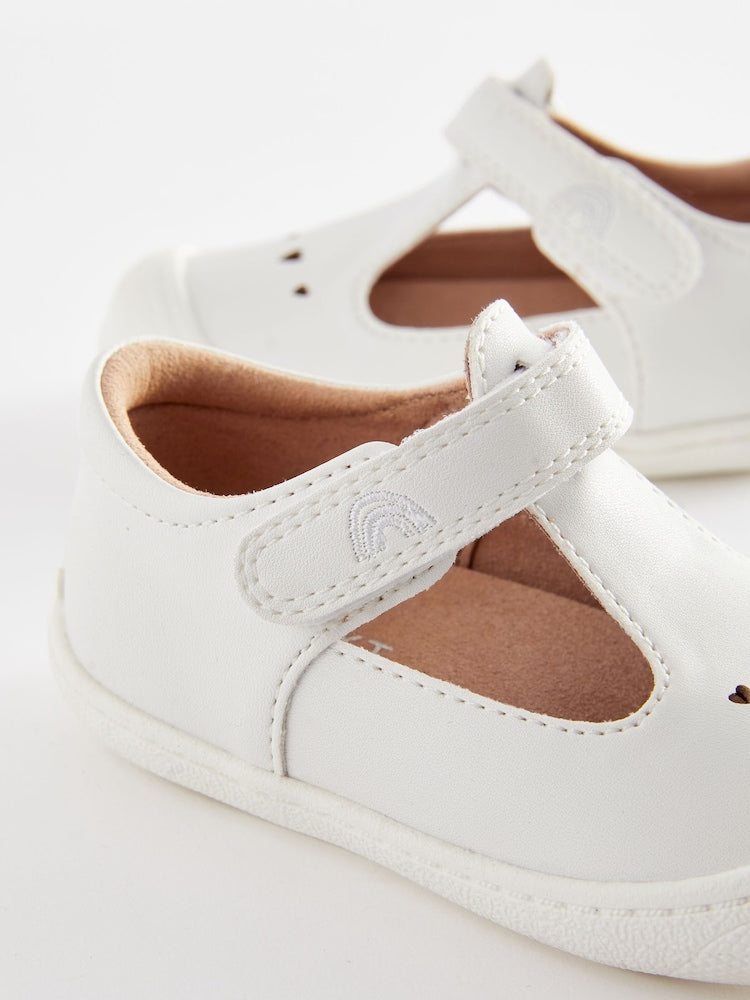 White Wide Fit (G) Crawler T-Bar Shoes - Size EU 17 (UK 1)