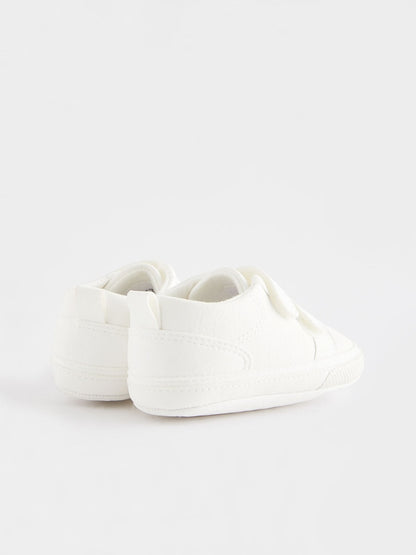 White Touch Fastening Baby Trainers (0-2mths) - Size Up To 3 Months (50 - 62cm)