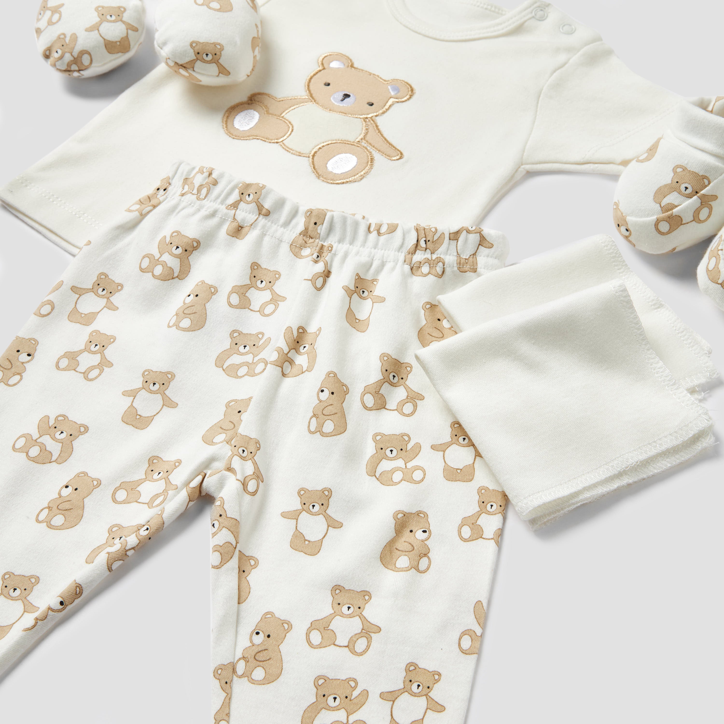 Set of 8 Juniors Clothing Gift Set with Bear Print