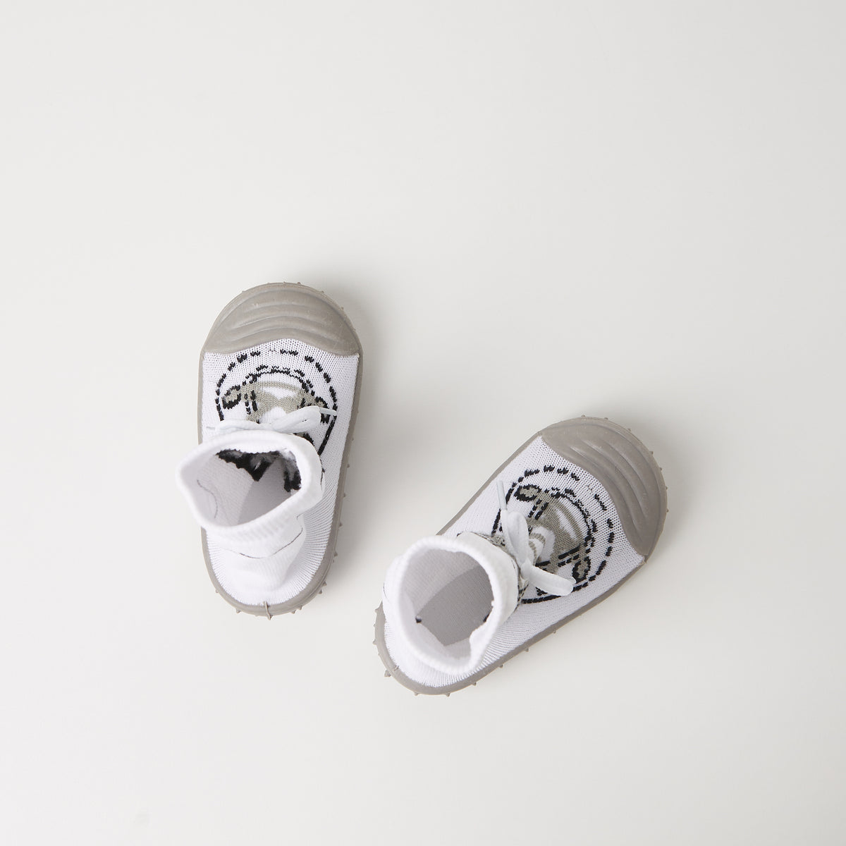 Juniors Textured Slip-On Booties