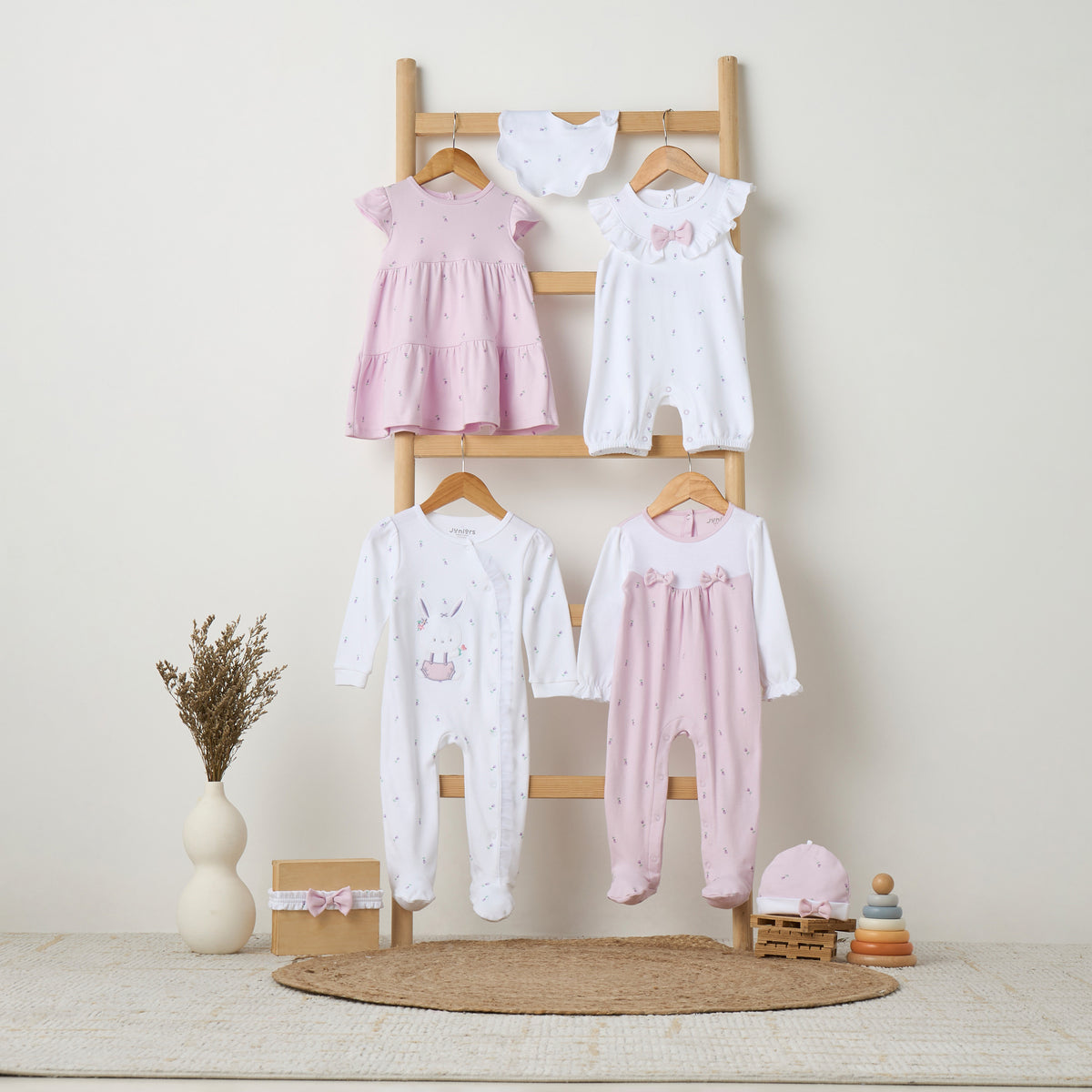 Juniors Cotton Crew Neck Long Sleeves Sleepsuit with Snap Button Closure
