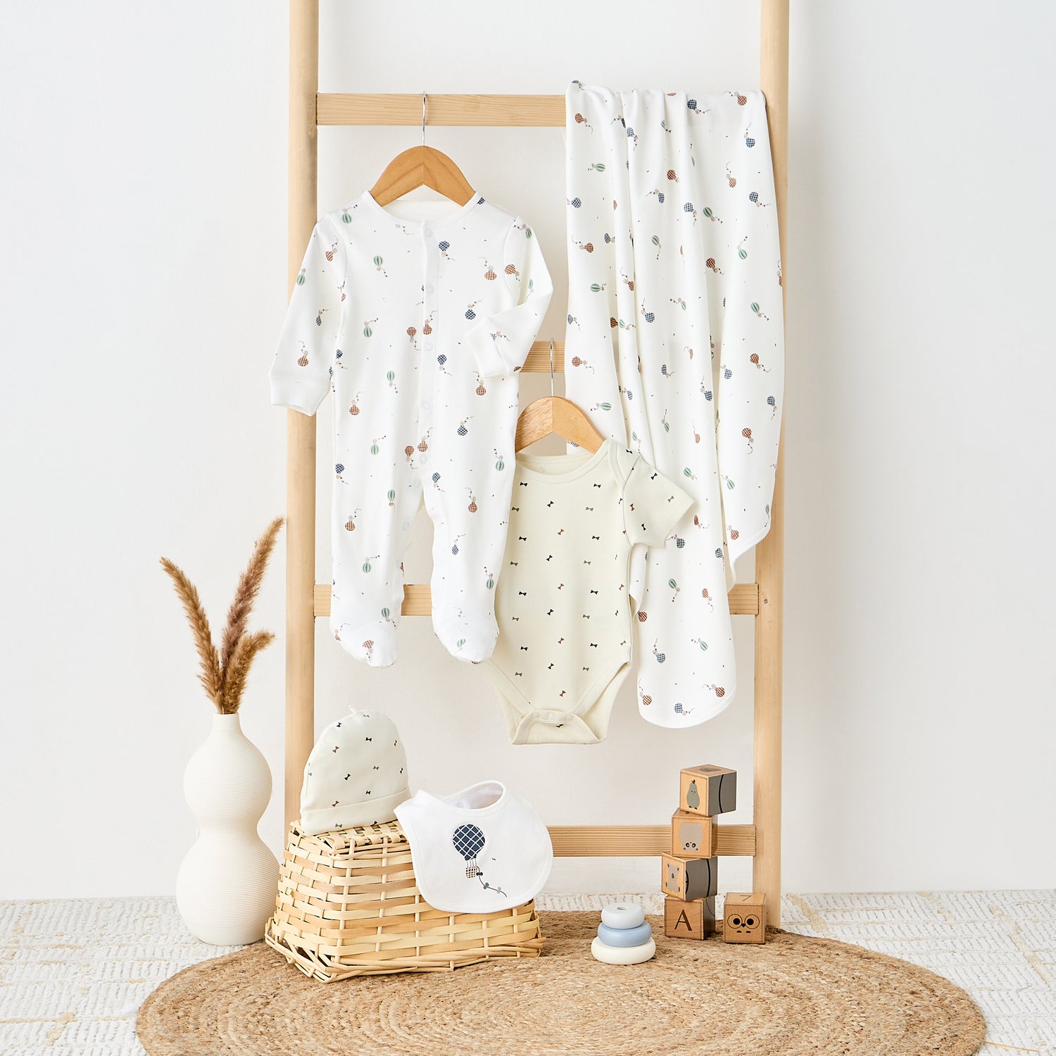 Juniors 6-Piece Printed Clothing Gift Set