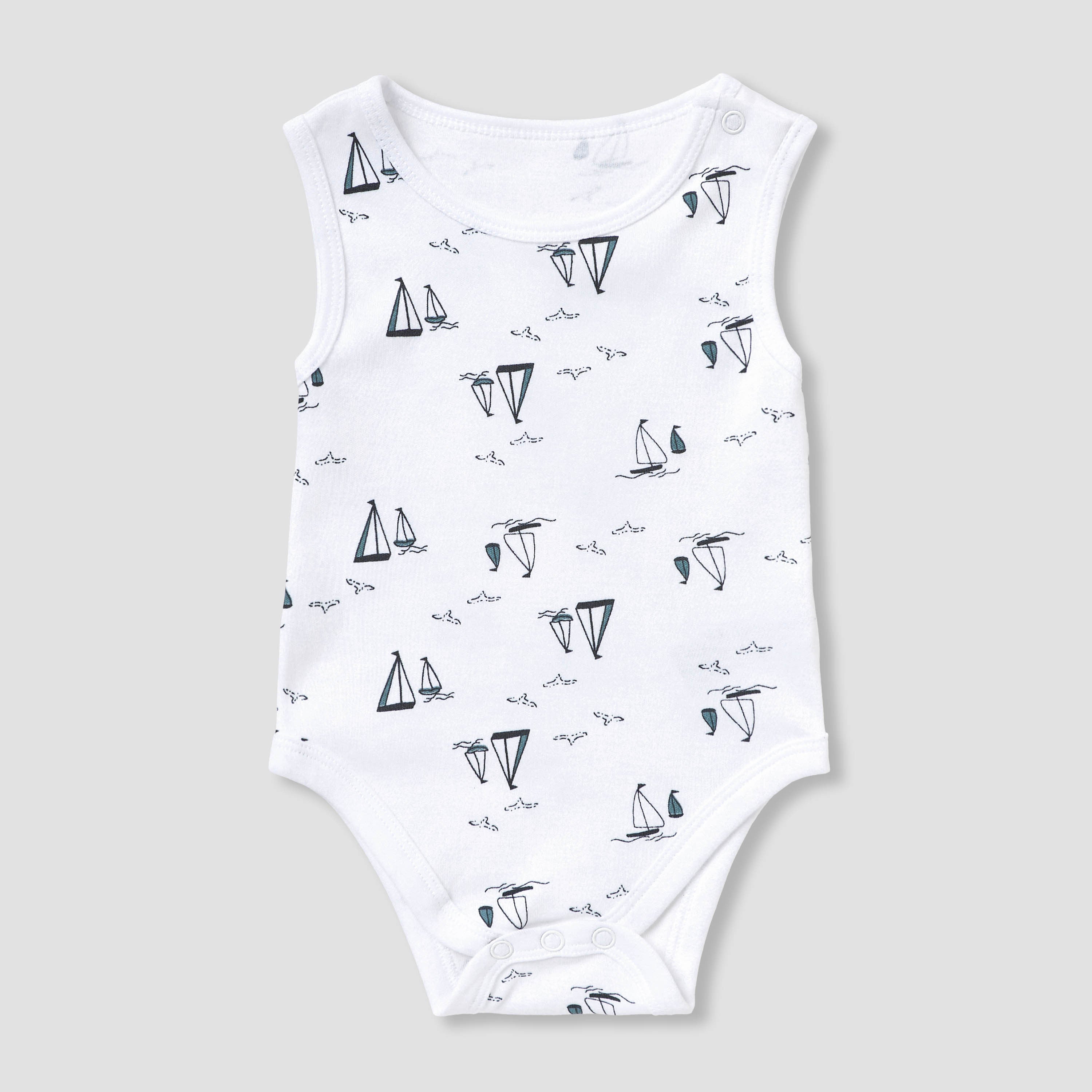 Set of 8 Juniors Clothing Gift Set with Sailboat Print
