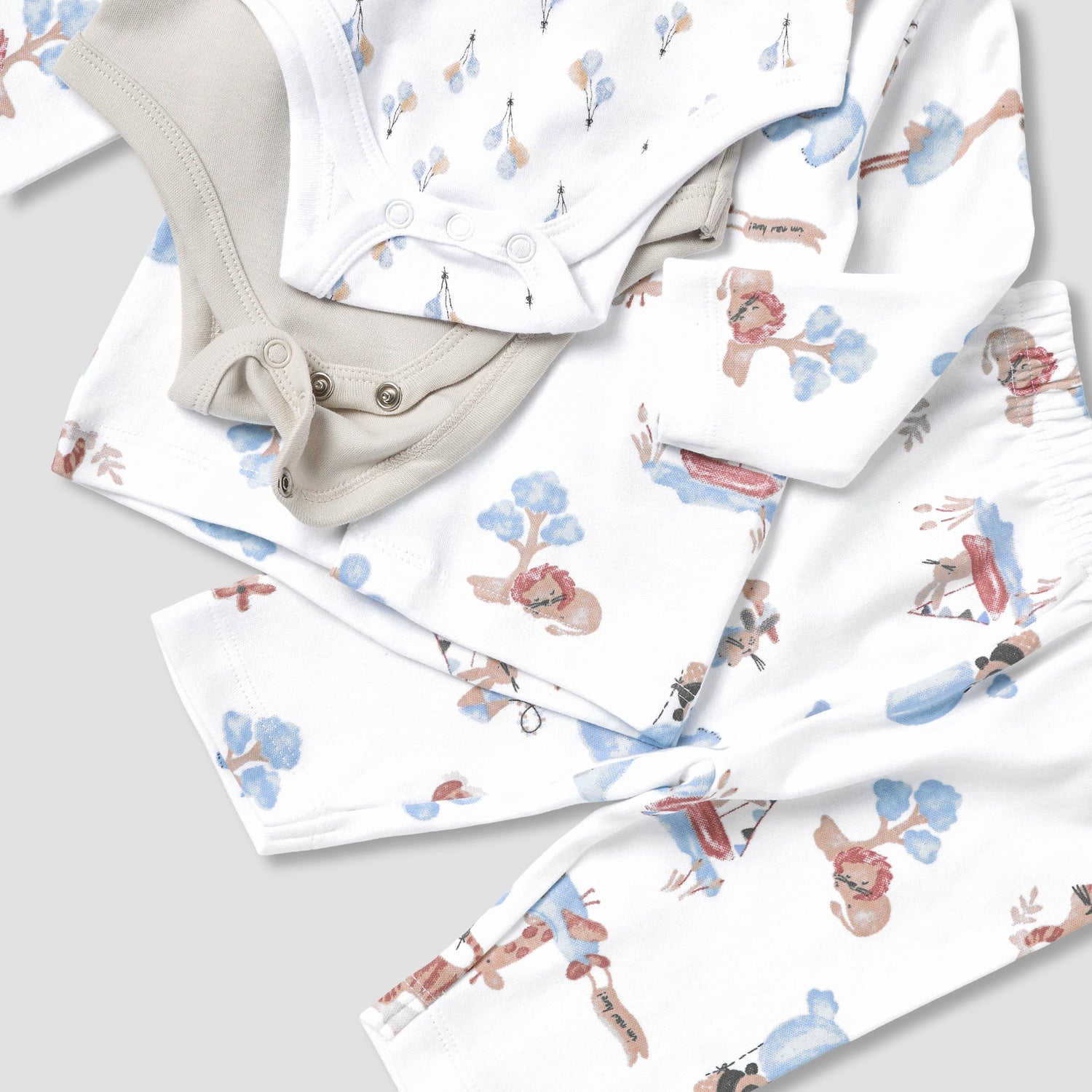 Set of 8 Juniors Clothing Gift Set with Print