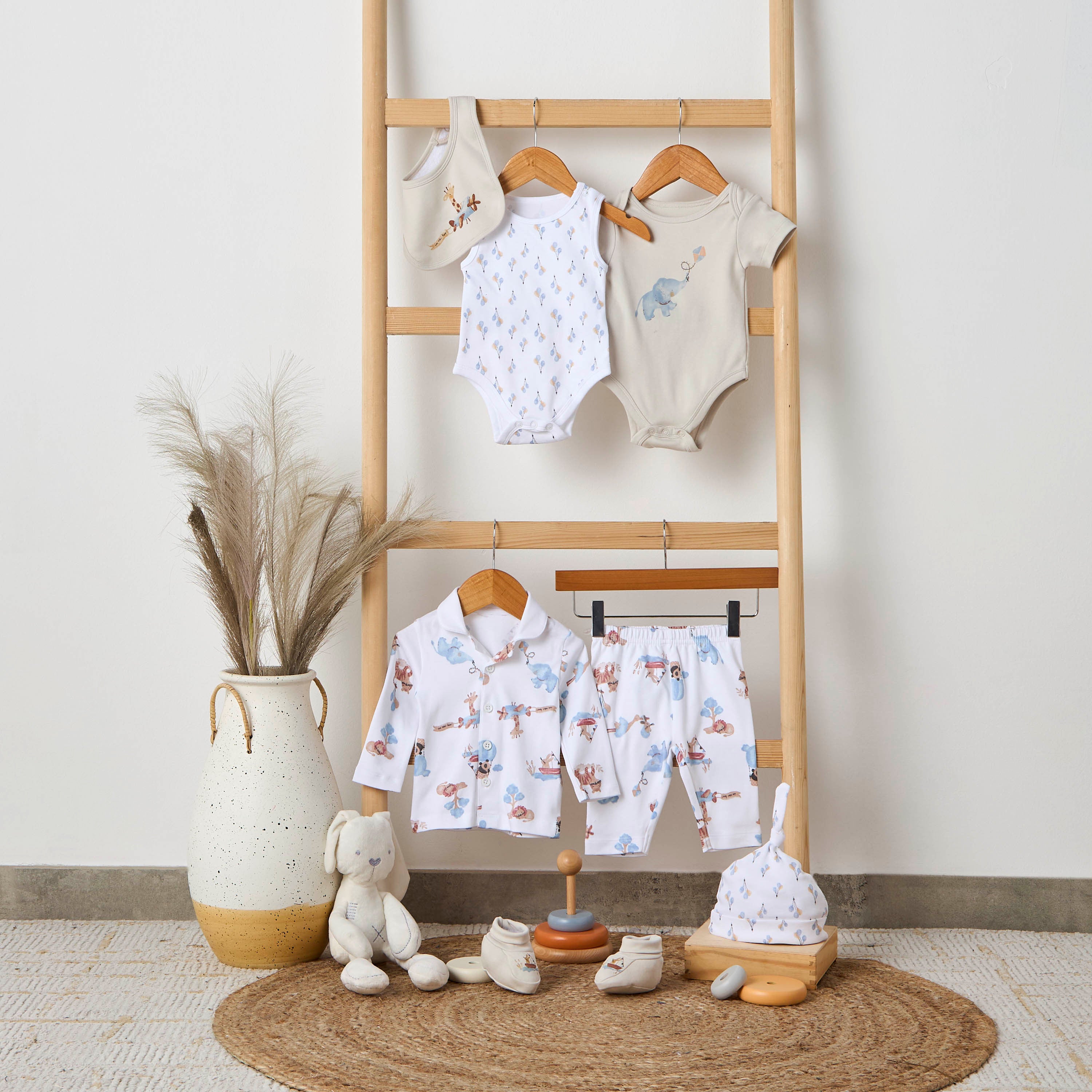 Set of 8 Juniors Clothing Gift Set with Print