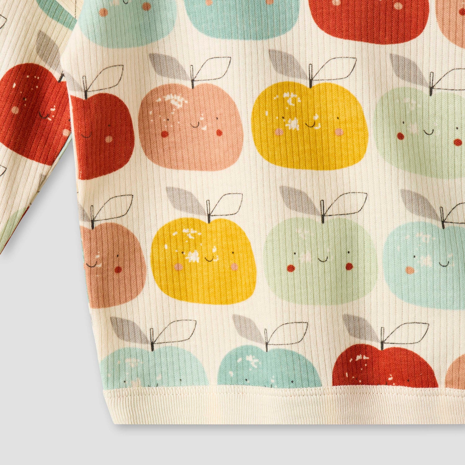 Juniors Cotton Round Neck Long Sleeves Pyjama Set with Apple Print