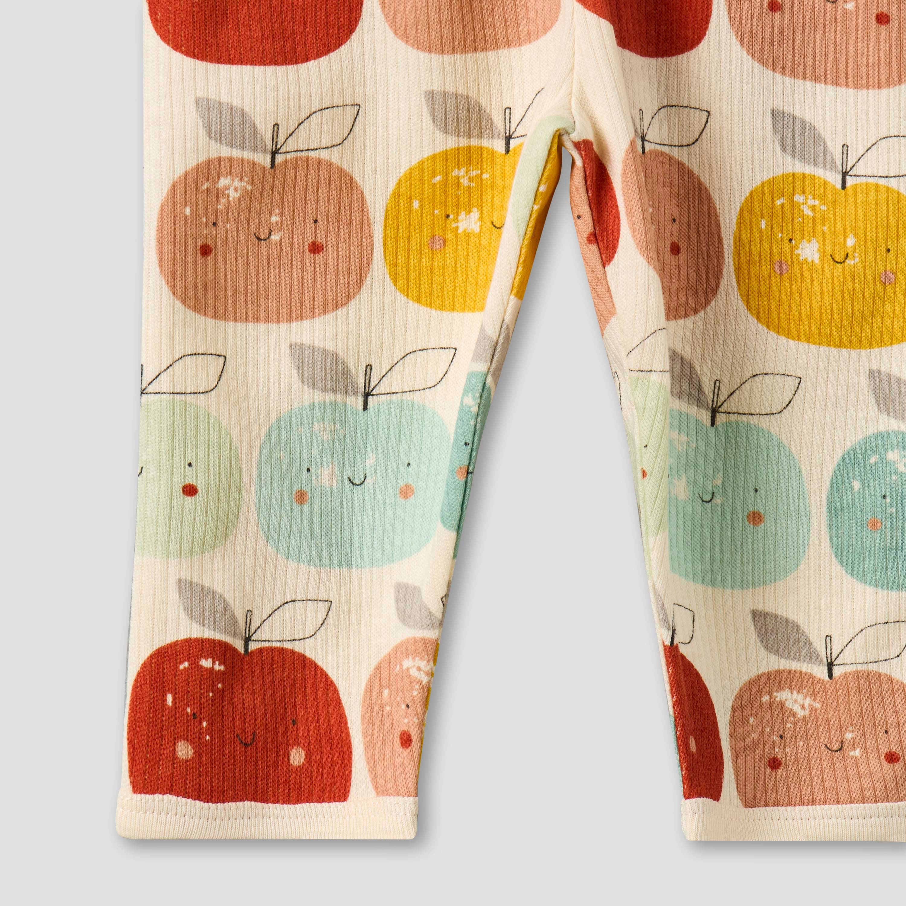 Juniors Cotton Round Neck Long Sleeves Pyjama Set with Apple Print