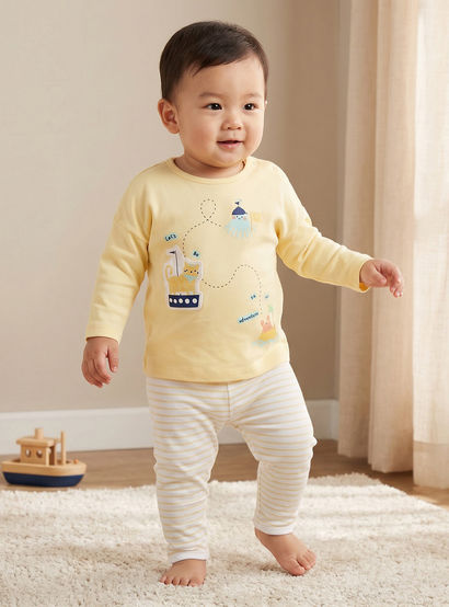 Juniors Cotton Crew Neck Long Sleeves Pyjama Set with Snap Button Closure-baby-boys-clothing-nightwear-pyjamasets-image-1