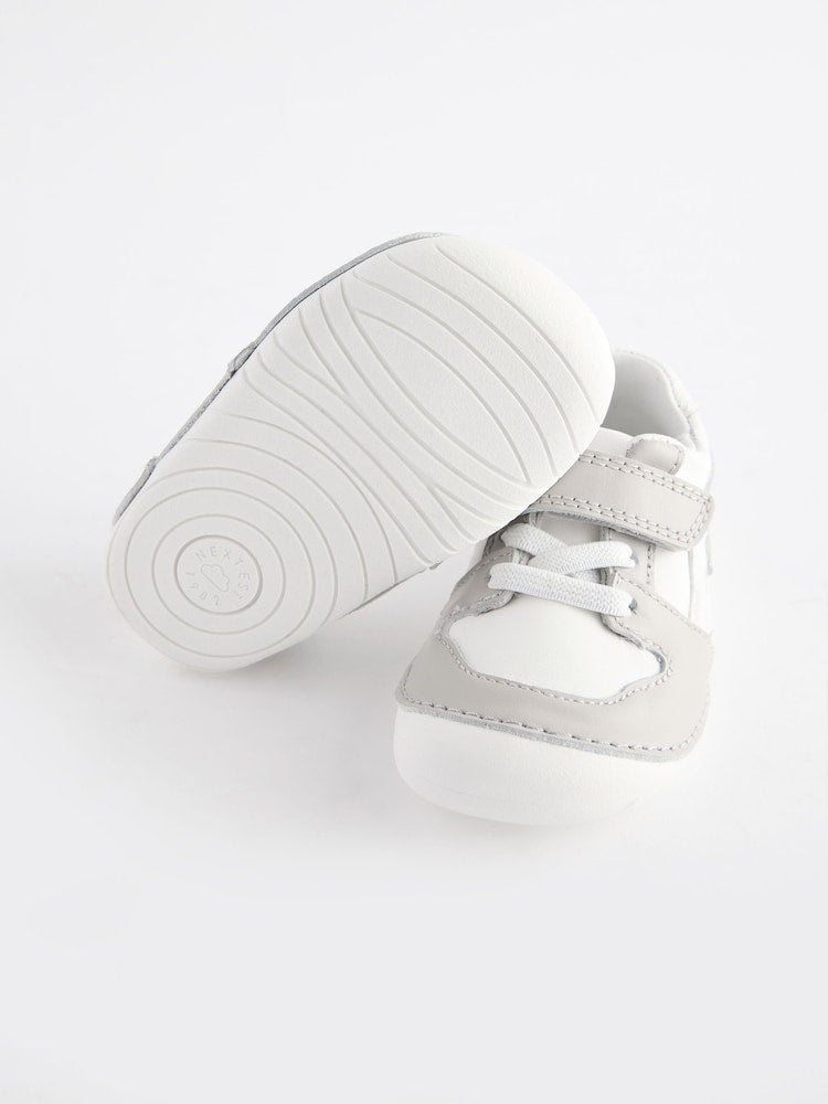 White/Neutral Standard Fit (F) Crawler Shoes