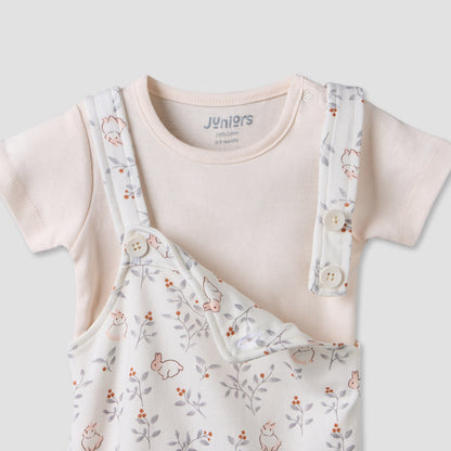Juniors Round Neck Short Sleeves T-shirt and Dungaree Set with Bunny Print