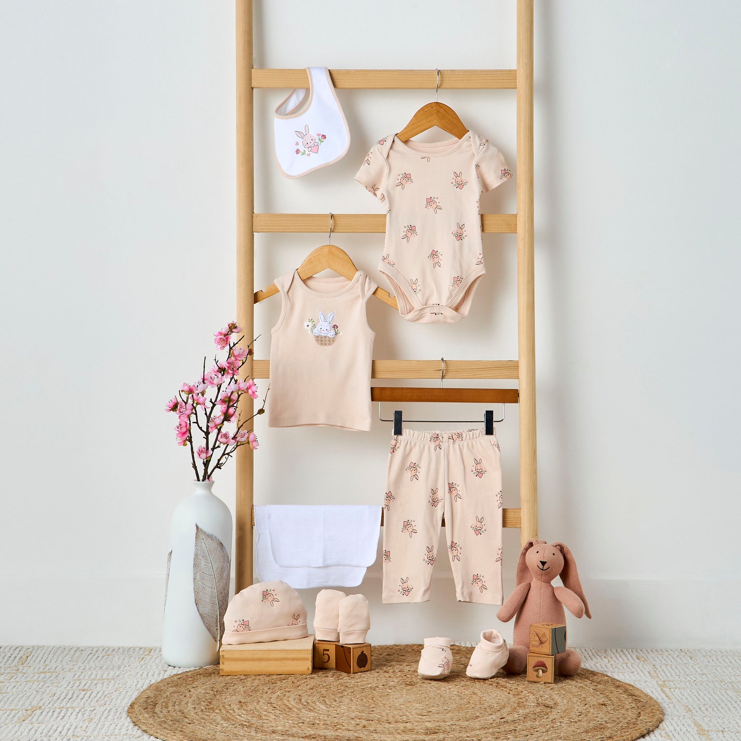 Juniors 9-Piece Girls Gift Set - Cotton - Sleeveless T-shirt, Pyjamas, Bib, Booties - Printed