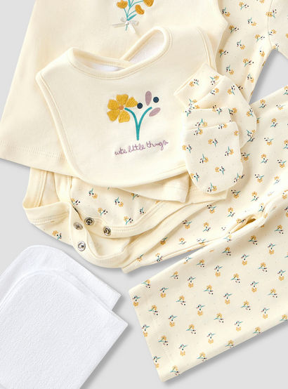 Juniors 9-Piece Girls Gift Set - Cotton - Sleeveless T-shirt, Pyjamas, Bib, Booties - Printed-baby-girls-clothing-setsandcoords-image-12
