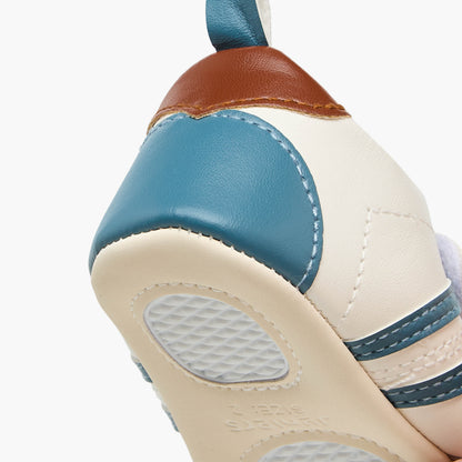 Juniors Booties with Hook and Loop Closure