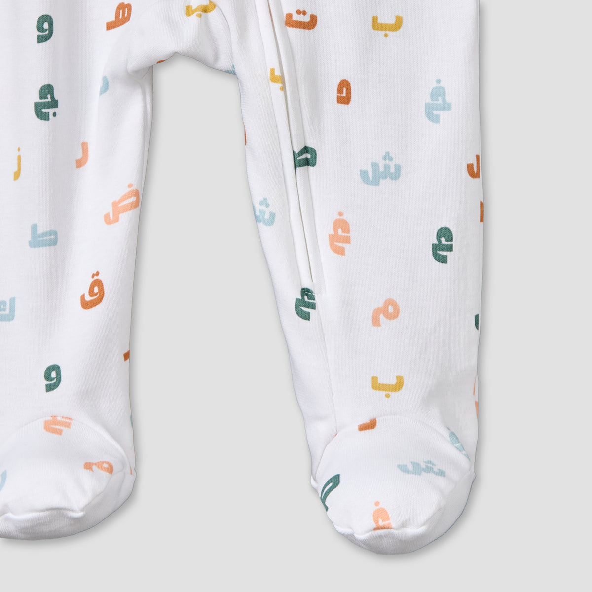 Juniors Cotton Crew Neck Long Sleeves Sleepsuit with Alphabet Print