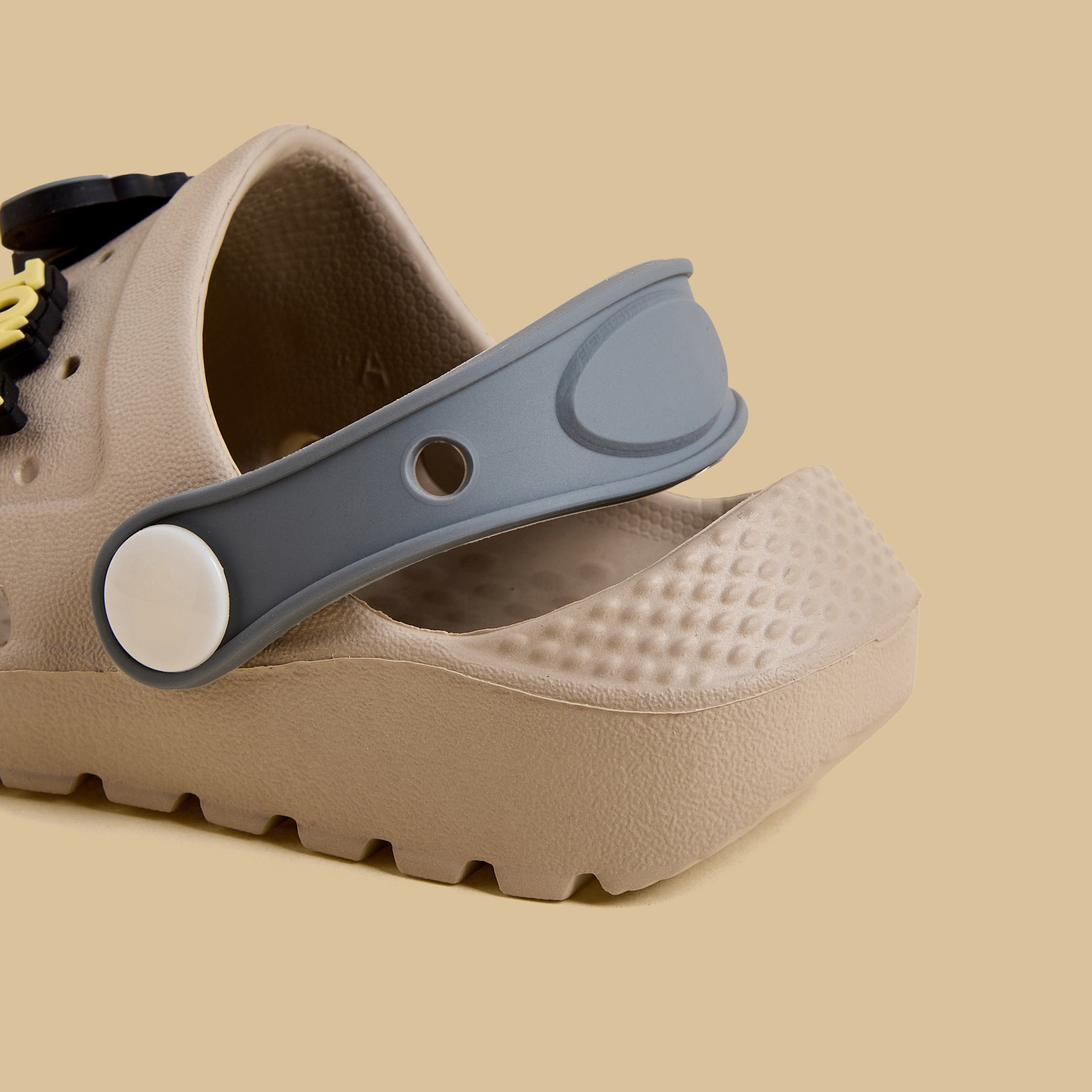 Tom and Jerry Accent Clogs with Backstrap
