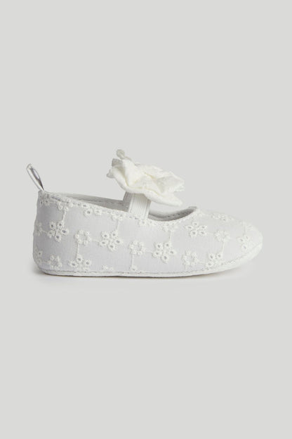 White Broderie Pram Shoes and Headband