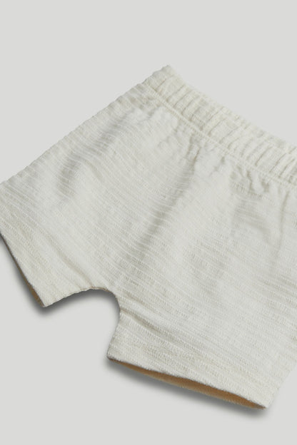 Cream T-Shirt and Shorts Outfit