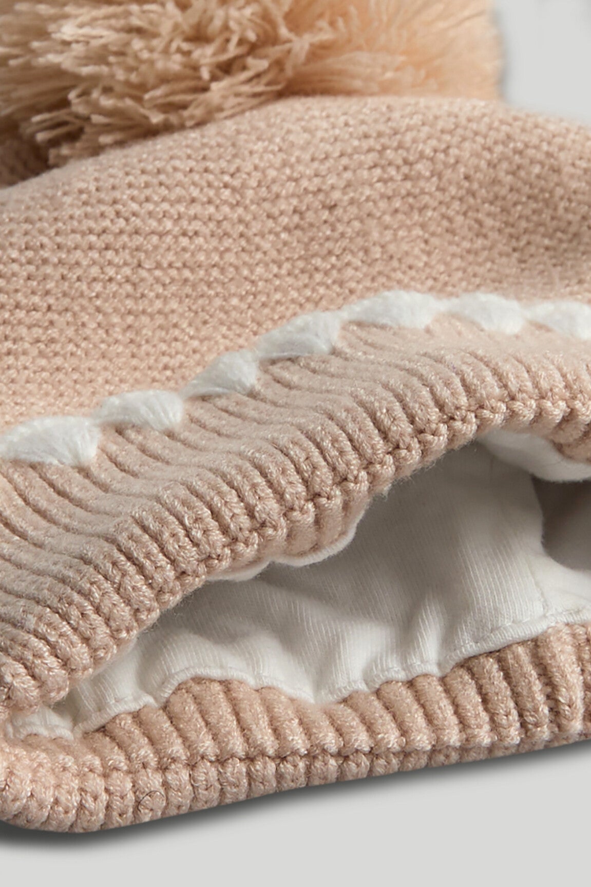 Cream Knitted 4-Piece Knitted Set
