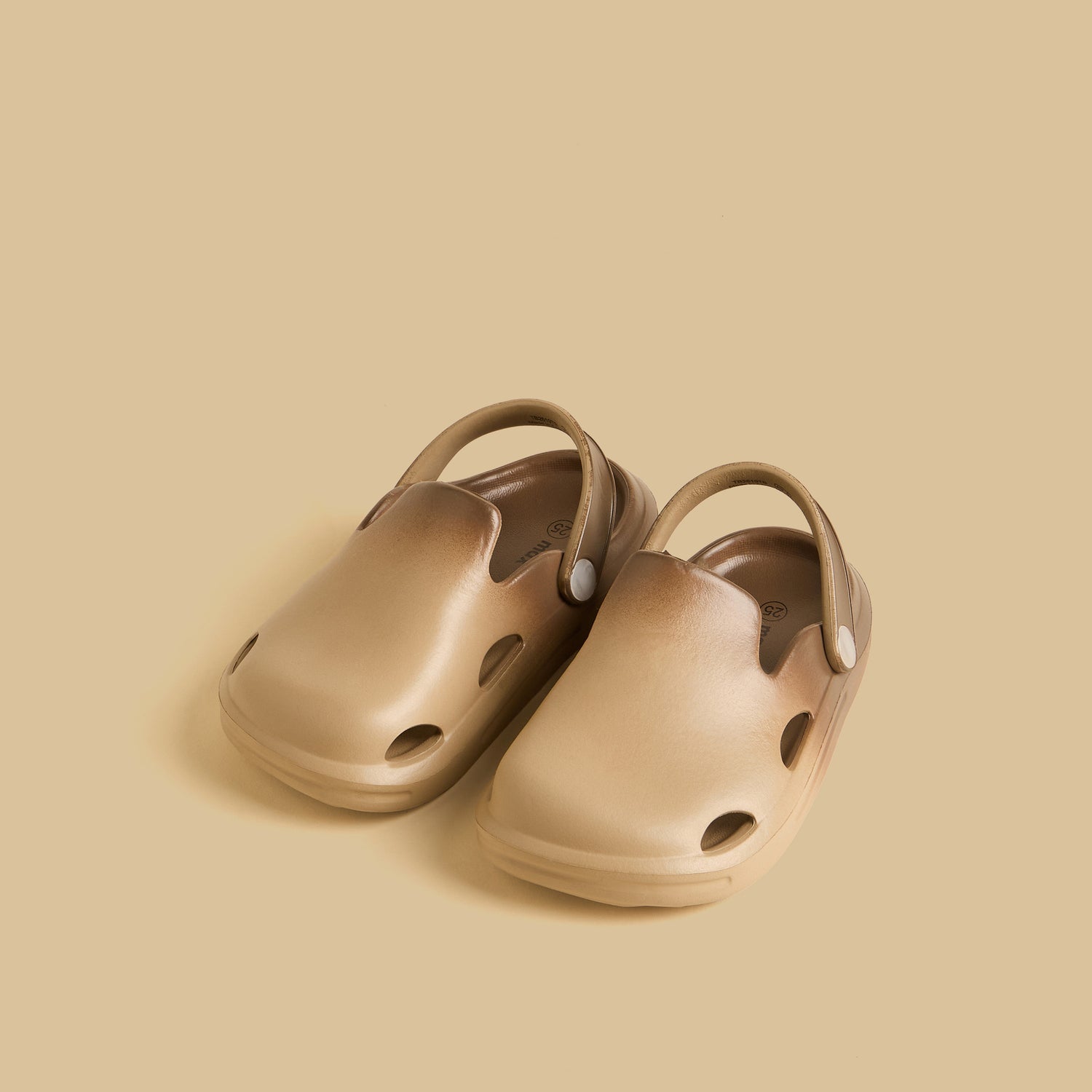 Ombre Clogs with Backstrap - Brown / 20