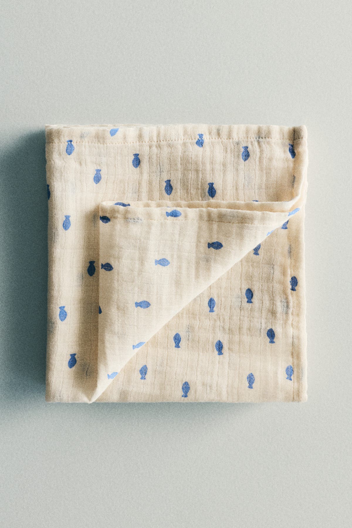 2-pack muslin blankets